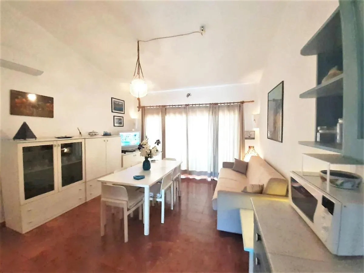 Inviting Holiday Home In Marinella With Shared Garden Marinella (Sardinia)