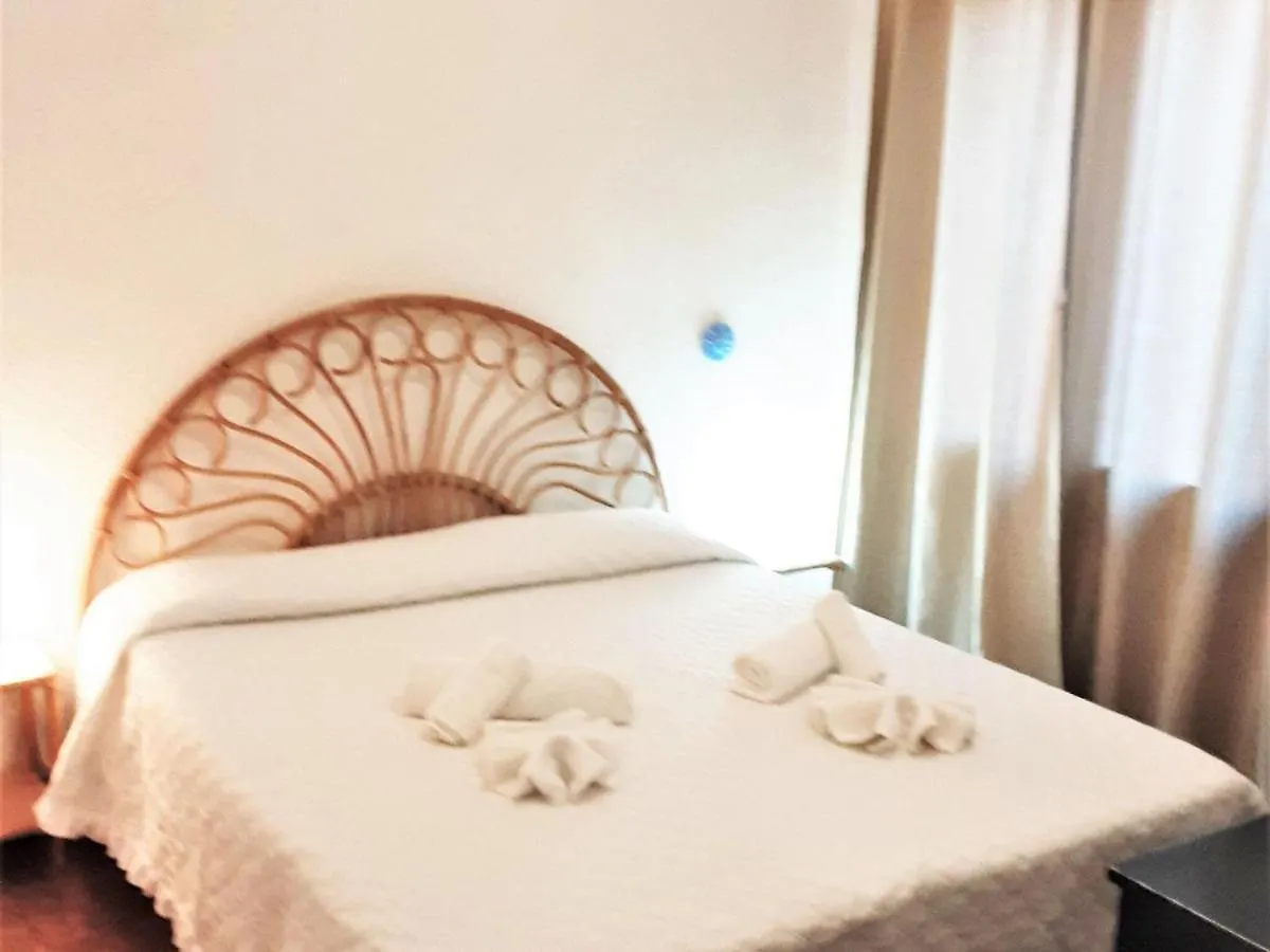 Inviting Holiday Home In Marinella With Shared Garden  Marinella (Sardinia)